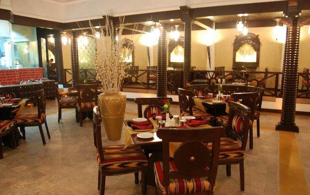 Noor-Us-Sabah Palace Bhopal Bagian luar foto